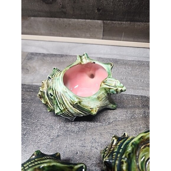 Vintage Conch Salt Pepper Shakers  Ashtray Set Beach Ocean Kitchen Kitchy - Picture 3 of 10